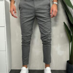 Elegantne muške pantalone sive. Prednji prikaz.