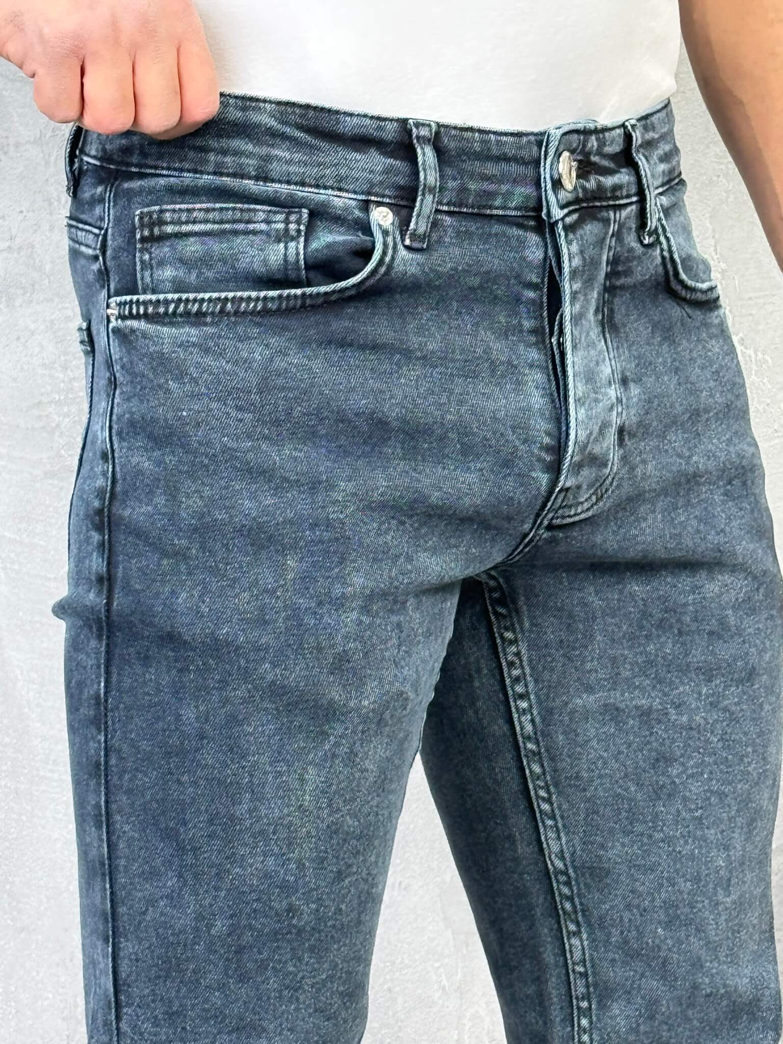 muške-tamnoplave-slim-fit-farmerice-ispran-jeans-pzr9795-4 Muške tamnoplave slim fit farmerice – ispran jeans - Slika 1