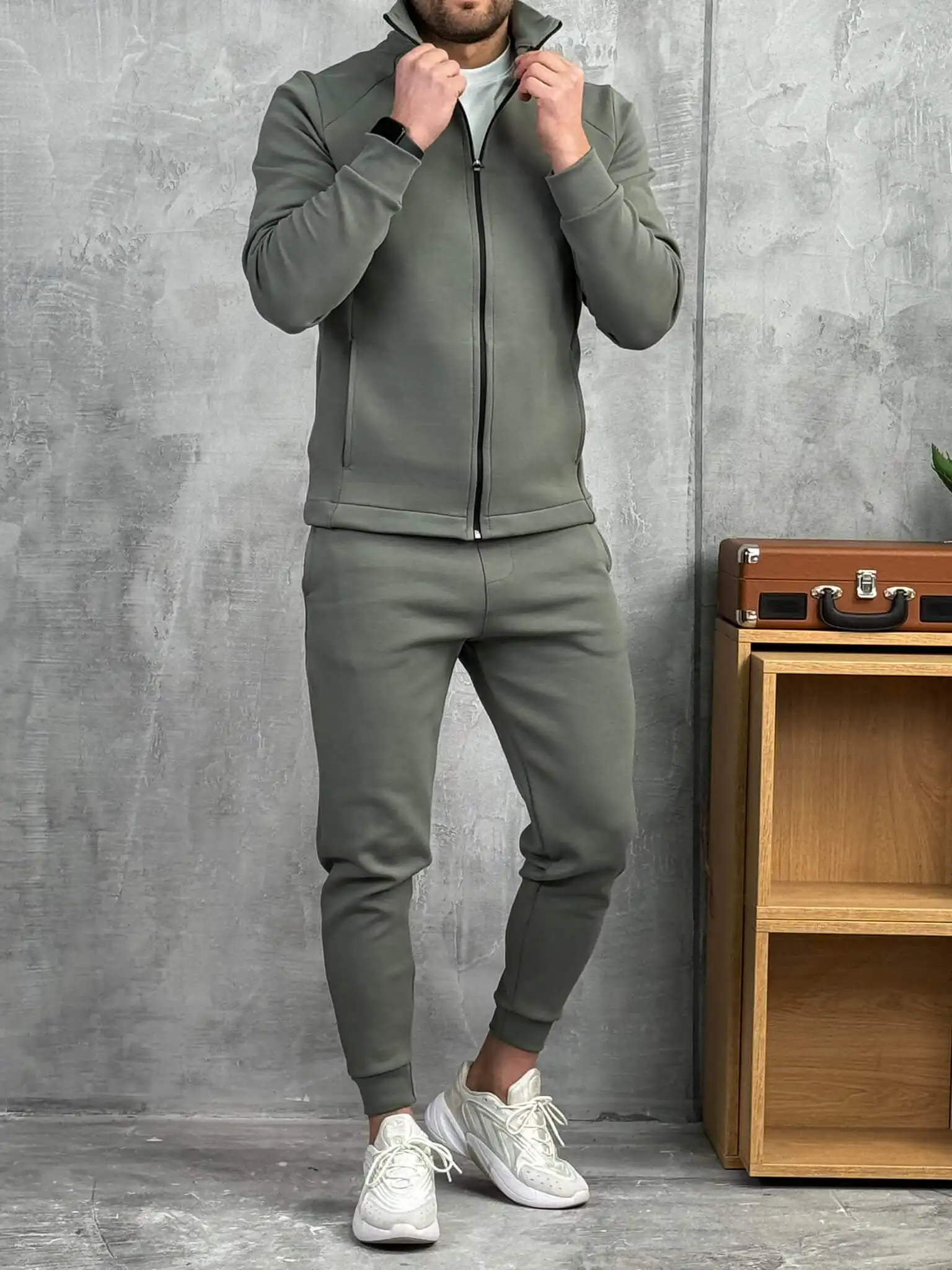 muska slim fit trenerka sa rajsferslusom premium pzr flexform maslinasta 2