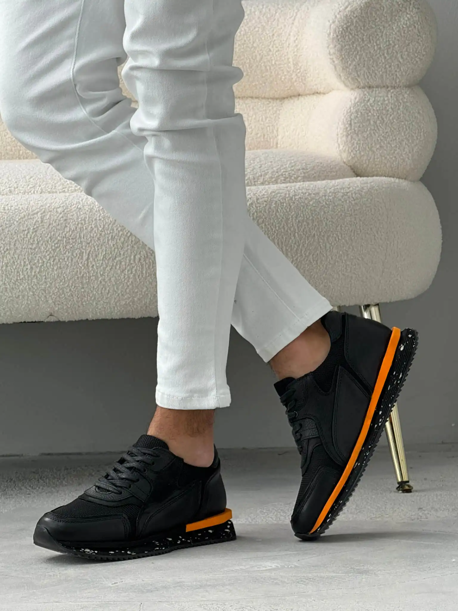 muske crne patike sa narandzastim djonom lagan i moderan model 5